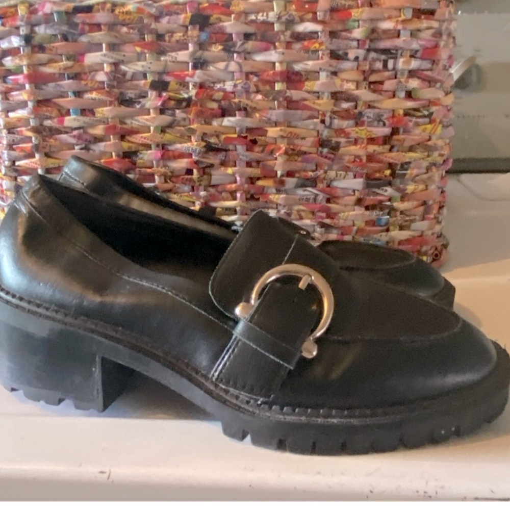 Chunky black leather loafers 🦇